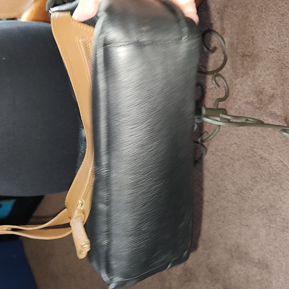 Great American Leather Works purse - Picture 3 of 9